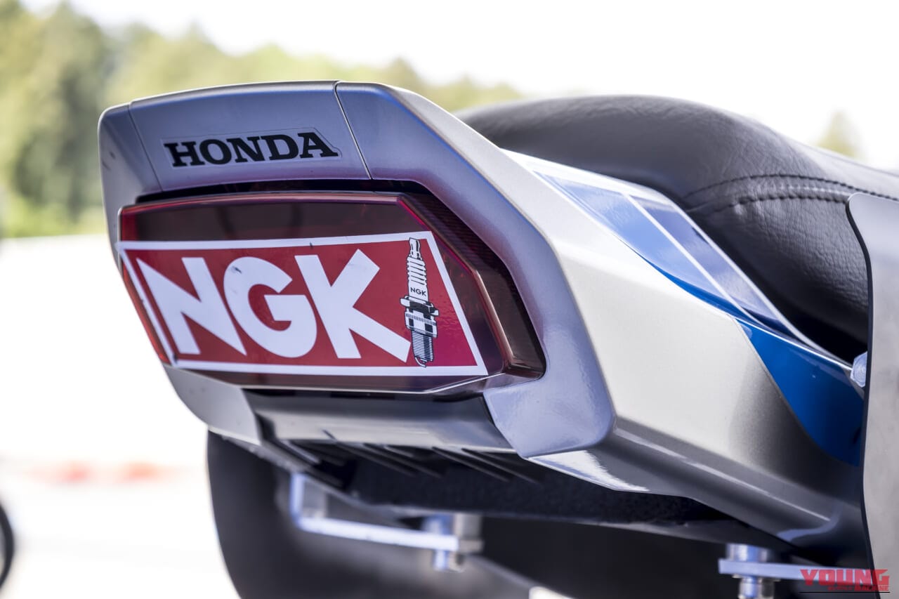 |【写真100枚】CBの祭典にフレディ・スペンサー降臨!CB1000Fレーサー#24で走ったぞ!【CBファンミーティング2026】