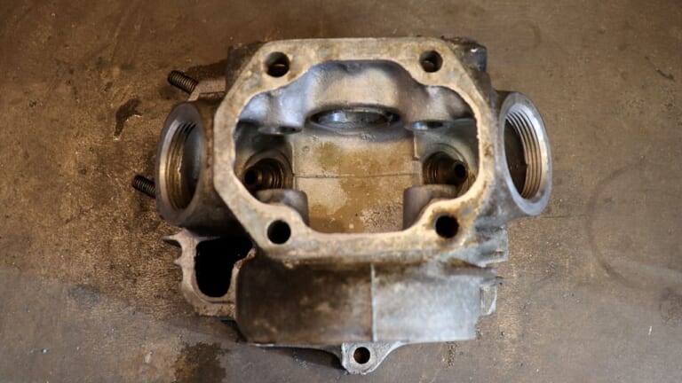 「嘘だろ…」黒焦げだったモンキーのエンジンが、超音波洗浄機に放り込んだだけで“企画倒れ”レベルに激変！【DIY工具レビュー】｜「嘘だろ…」黒焦げだったモンキーのエンジンが、超音波洗浄機に放り込んだだけで“企画倒れ”レベルに激変！【DIY工具レビュー】