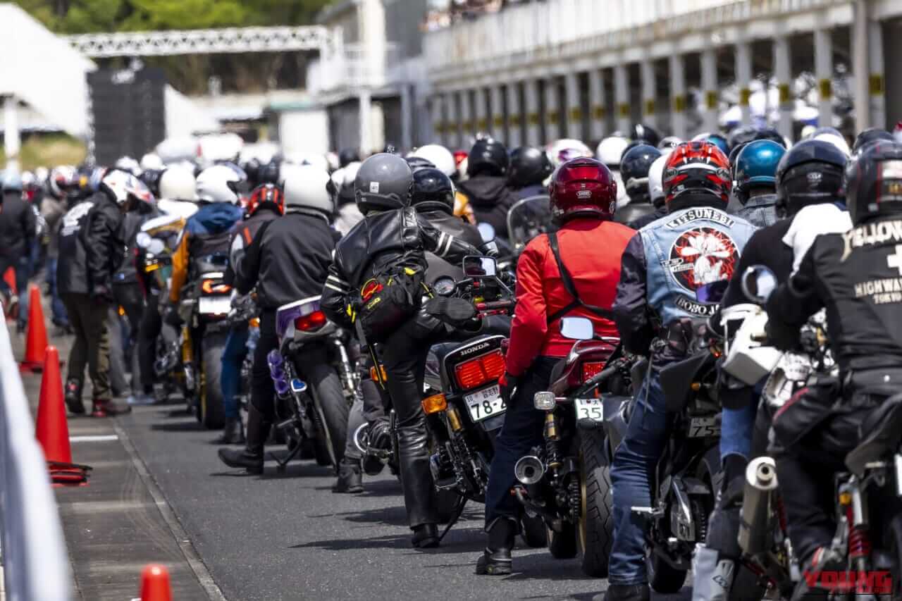 |【写真100枚】CBの祭典にフレディ・スペンサー降臨!CB1000Fレーサー#24で走ったぞ!【CBファンミーティング2026】
