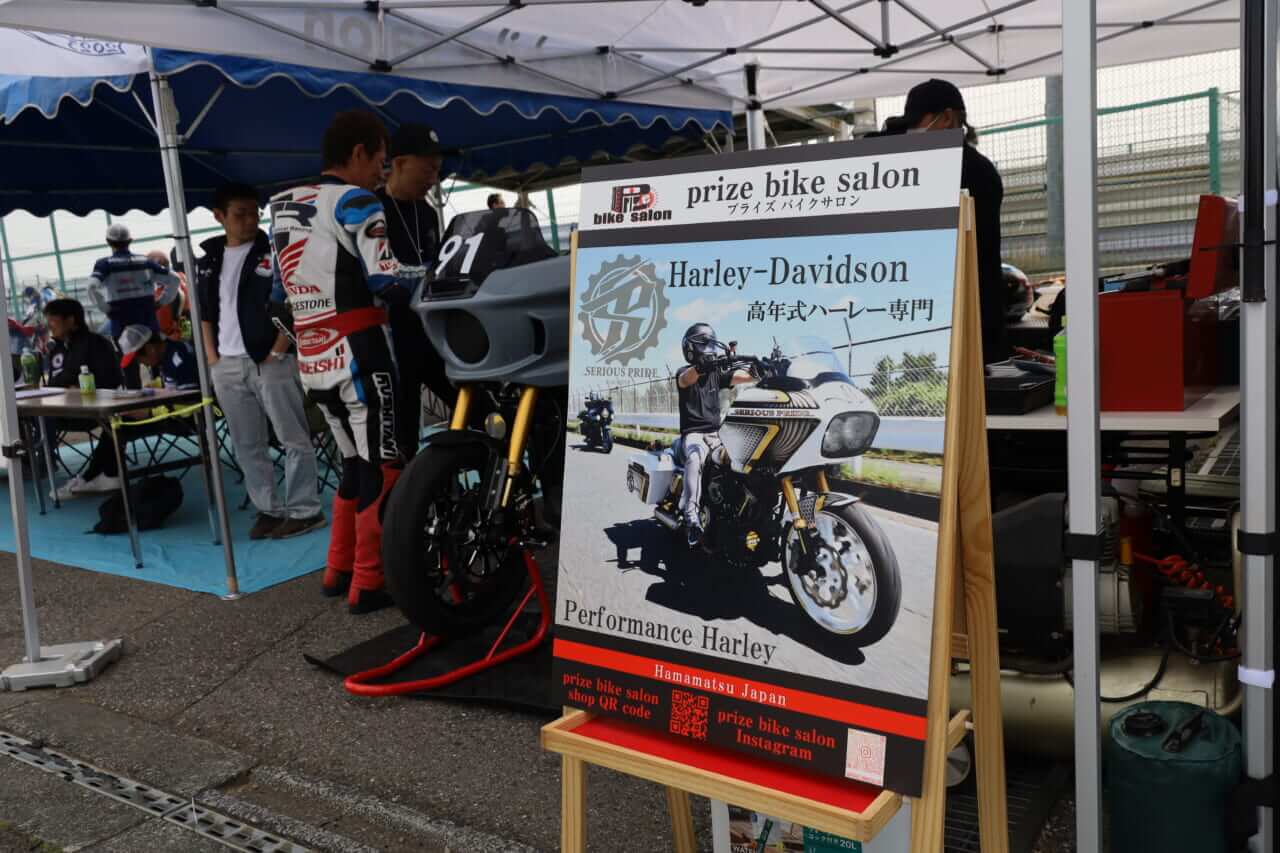 ｜鈴鹿8耐でスペンサーを抑えた武石伸也が2000ccターボのハーレーで筑波サーキット激走!