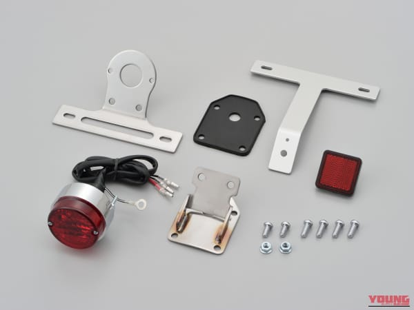 デイトナ｜ボルトオンテールランプキット（ムーニー）｜SR400/500｜純正フェンダーにぴったり収まる丸形ムーニーランプ。デイトナ SR400/500用「ボルトオンテールランプキット」1万1550円で登場