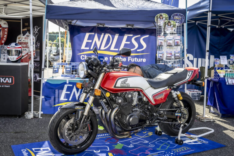 CBファンミーティング2026|【写真100枚】CBの祭典にフレディ・スペンサー降臨!CB1000Fレーサー#24で走ったぞ!【CBファンミーティング2026】