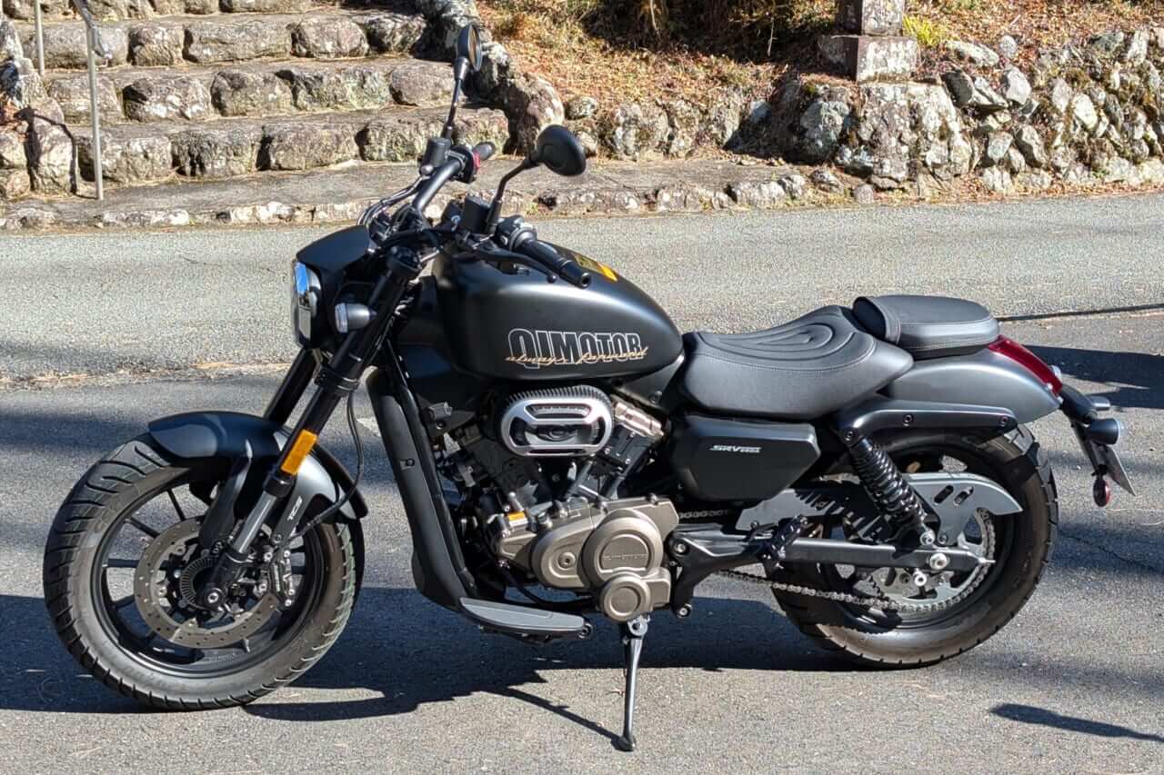 QJMOTOR｜SRV250A｜チェーン｜狭角Vツインをオートマで味わう　QJMOTOR「SRV 250A(AMT)」はハンドリングも秀逸な軽二輪ATクルーザーだ