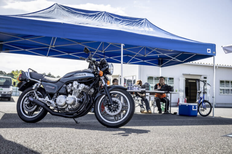 CBファンミーティング2026|【写真100枚】CBの祭典にフレディ・スペンサー降臨!CB1000Fレーサー#24で走ったぞ!【CBファンミーティング2026】