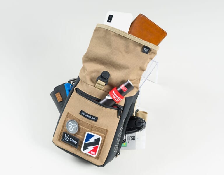 ハーフデイツーリングホルスター|【TANAX×加藤ノブキ】『ハーフデイツーリングホルスター』にコラボモデルが登場!〈TANAX公式〉