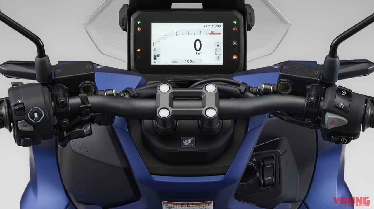 HONDA ADV160|荒れた道も余裕でクリア! 専用ブロックタイヤ&長尺サスを備え、圧倒的走破性を誇るホンダ「ADV160」2026年モデルが5/21に発売