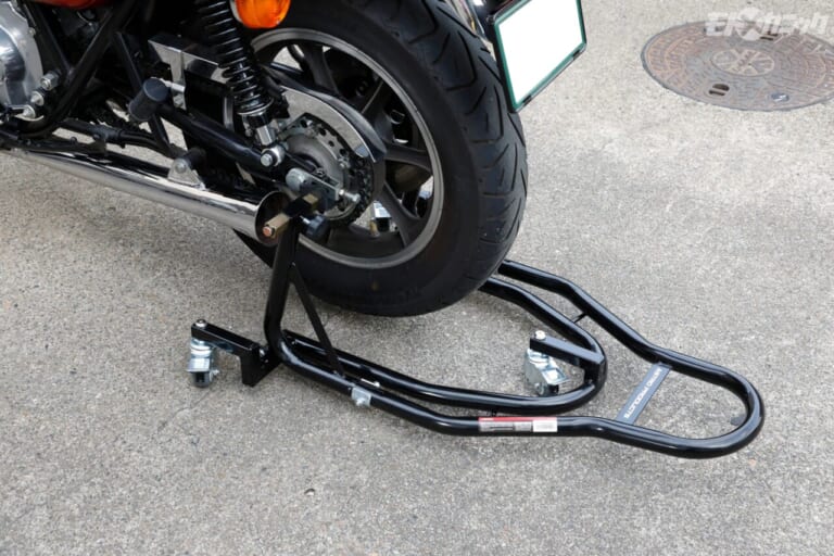 アストロプロダクツ｜モーターサイクル ムーバブル リアスタンド｜ガレージのバイクいじりが楽しくなる厳選アイテム×10選＜アストロプロダクツ＞