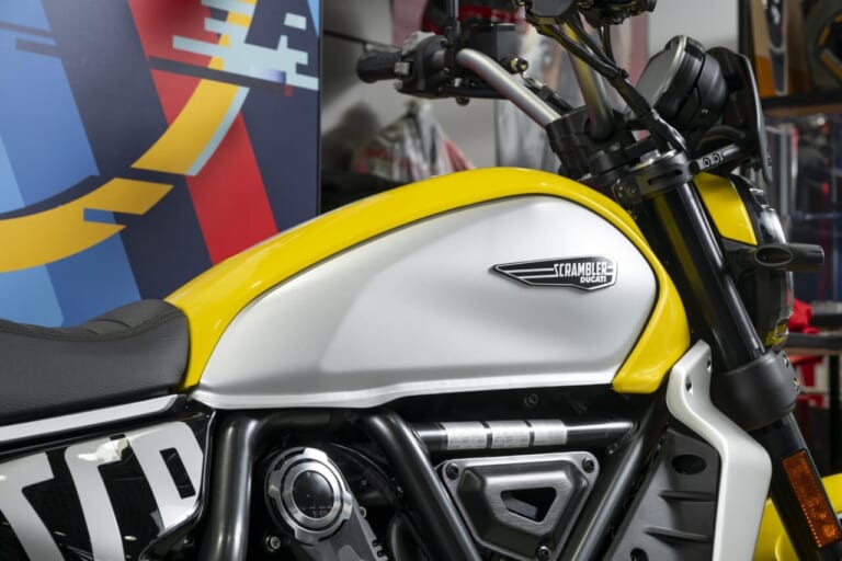 スクランブラー・アイコン｜ドゥカティ大阪ノース｜安心の純正カスタムパーツでよりプレミアムなドゥカティ体験を。キャンペーン適用でお得にカスタムを楽しめる