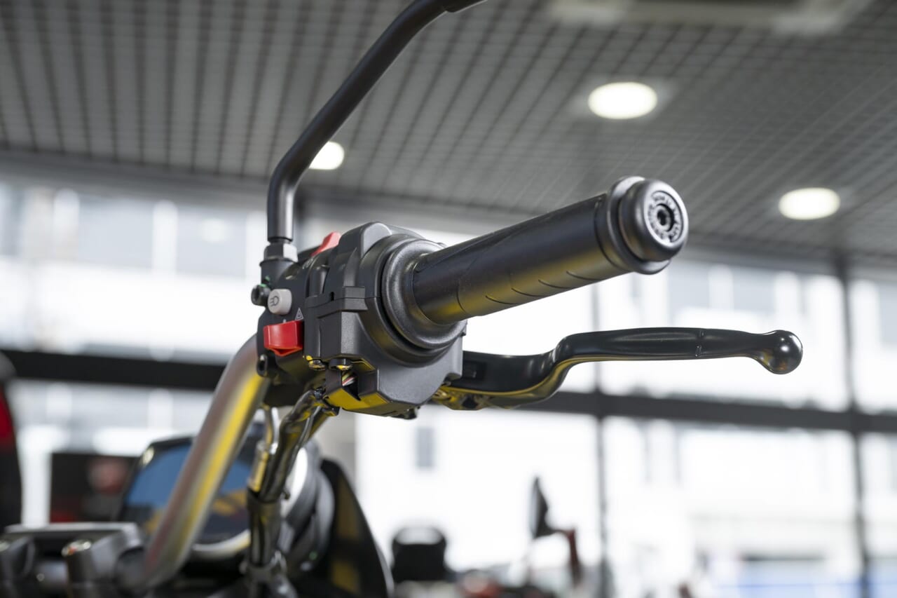 スクランブラー・アイコン｜ドゥカティ大阪ノース｜安心の純正カスタムパーツでよりプレミアムなドゥカティ体験を。キャンペーン適用でお得にカスタムを楽しめる