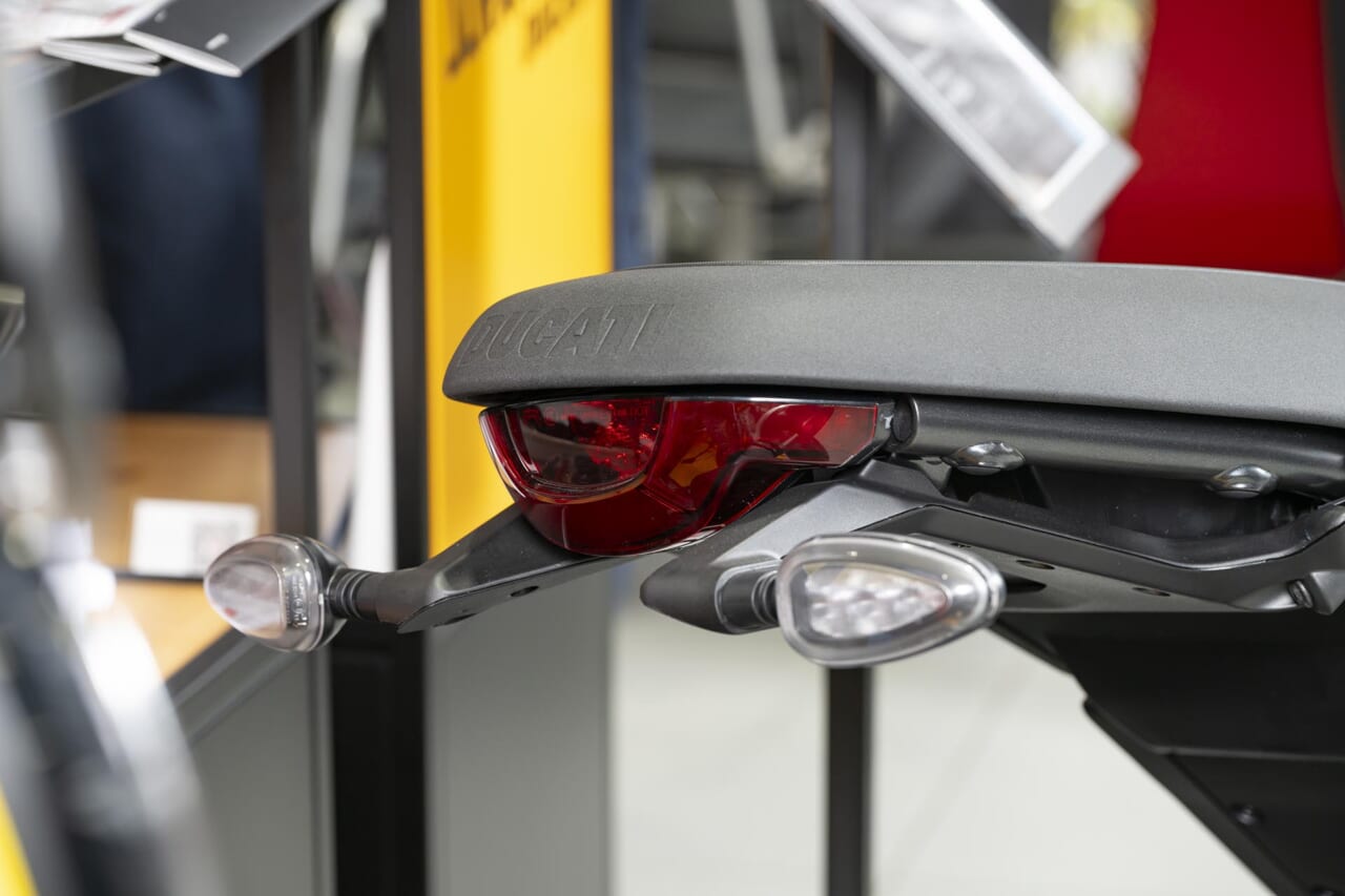 スクランブラー・ナイトシフト｜ドゥカティ大阪ノース｜安心の純正カスタムパーツでよりプレミアムなドゥカティ体験を。キャンペーン適用でお得にカスタムを楽しめる