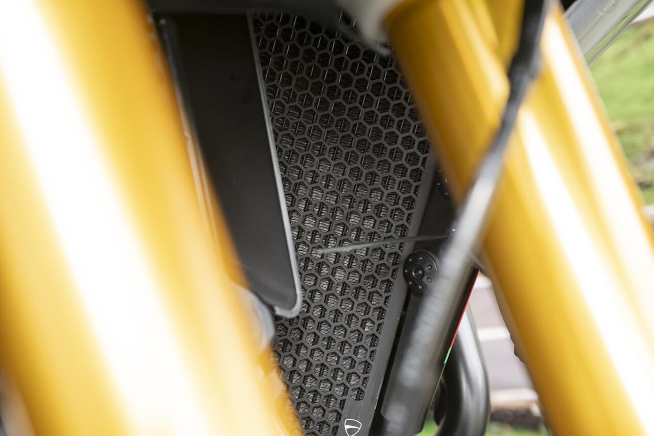 ムルティストラーダV4パイクスピーク｜ドゥカティ大阪ノース｜安心の純正カスタムパーツでよりプレミアムなドゥカティ体験を。キャンペーン適用でお得にカスタムを楽しめる