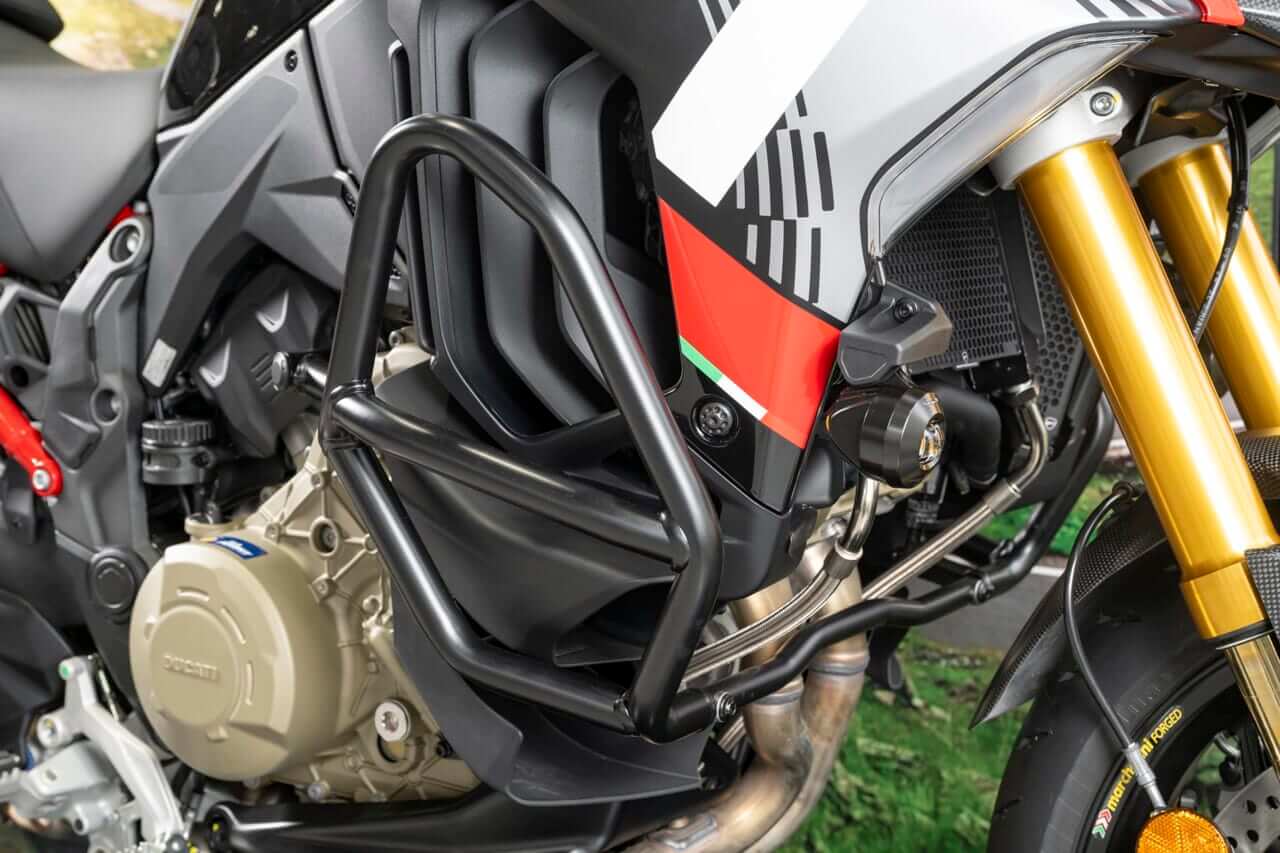 ムルティストラーダV4パイクスピーク｜ドゥカティ大阪ノース｜安心の純正カスタムパーツでよりプレミアムなドゥカティ体験を。キャンペーン適用でお得にカスタムを楽しめる