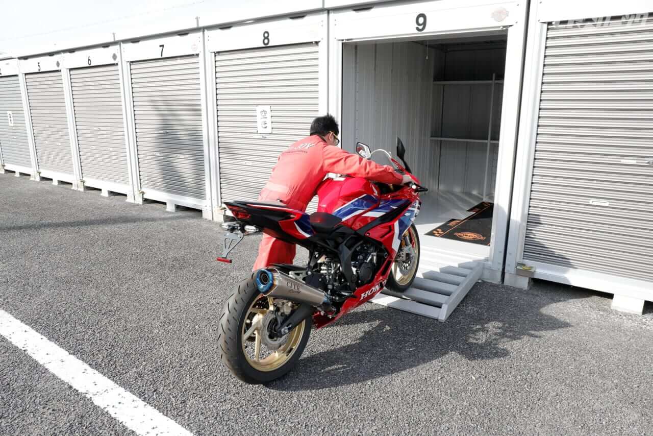 モトジョイ|レンタルガレージ|レンタルガレージで安心保管。バイクライフをアップデート!