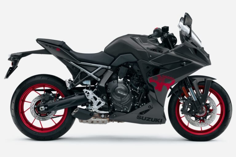 SUZUKI GSX-8R｜「オレンジ合う!」「骨格の機能美が魅力的」フルカウルなのに疲れない! スズキ「GSX-8R」は毎日の通勤も休日の峠も圧倒的に楽しくする一台【2026新型紹介】