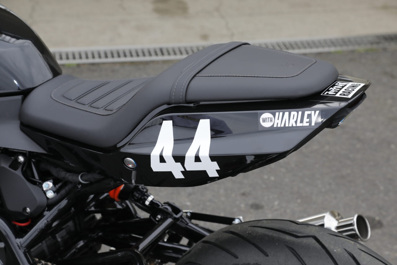 ｜セパハン＆バックステップ化したハーレーX350でヒジ擦り!? 熱き走り＆センス光るカスタムビルダー現る!!