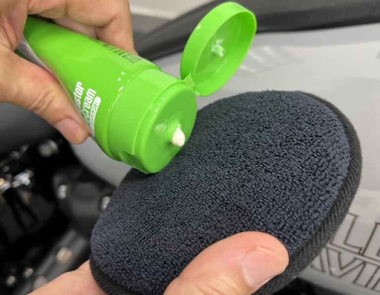 シュアラスター_3月新商品｜ワックスやコーティングの施工・仕上げに便利な新商品「ワックスパッド」「マイクロファイバークロス スリーデッカー」解説