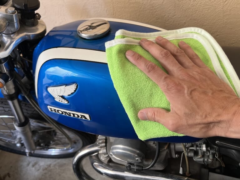 シュアラスター_3月新商品｜ワックスやコーティングの施工・仕上げに便利な新商品「ワックスパッド」「マイクロファイバークロス スリーデッカー」解説