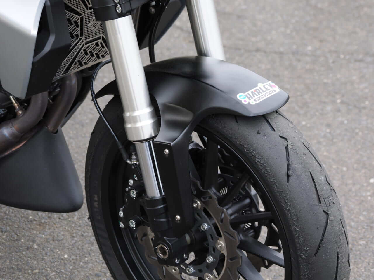 ｜レースクイーンより自分が走る方がいい! バイク女子デビューしてハーレーX350でMCFAJクラブマンロードレースに参戦してみた!!