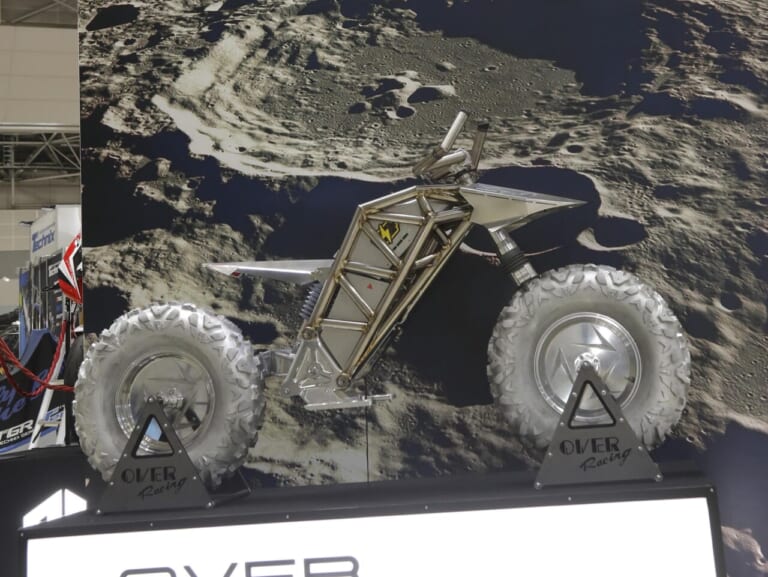 OVER Racing｜東京モーターサイクルショー｜月面探索電動バイク｜[CB1000Fカスタム]オーヴァーレーシングプロジェクツが仕上げたジェントルでスポーティなカスタム車