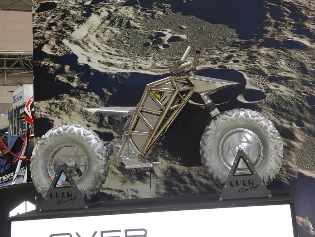 OVER Racing｜東京モーターサイクルショー｜月面探索電動バイク｜[CB1000Fカスタム]オーヴァーレーシングプロジェクツが仕上げたジェントルでスポーティなカスタム車