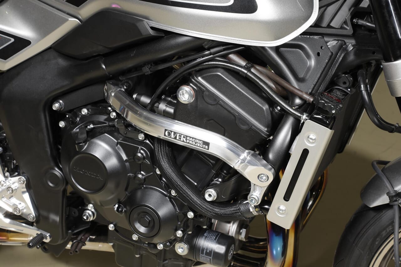 OVER Racing｜CB1000F｜サブフレーム｜[CB1000Fカスタム]オーヴァーレーシングプロジェクツが仕上げたジェントルでスポーティなカスタム車