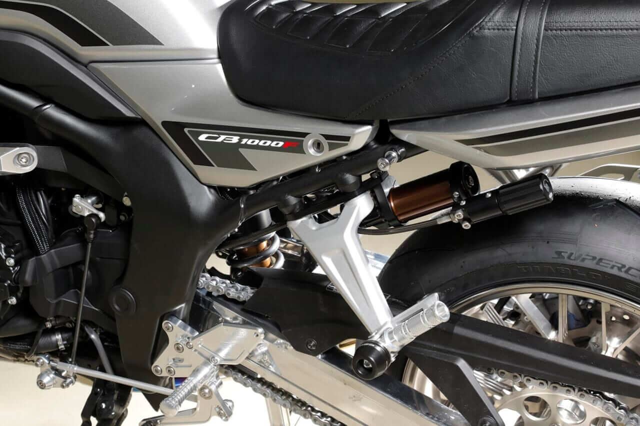 OVER Racing｜CB1000F｜リアサスペンション｜[CB1000Fカスタム]オーヴァーレーシングプロジェクツが仕上げたジェントルでスポーティなカスタム車