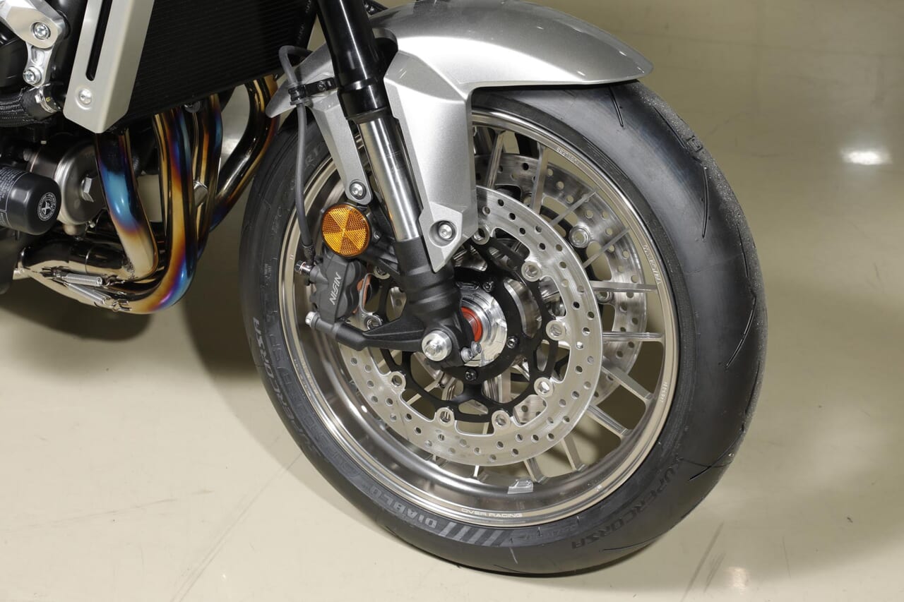 OVER Racing｜CB1000F｜ホイール｜[CB1000Fカスタム]オーヴァーレーシングプロジェクツが仕上げたジェントルでスポーティなカスタム車