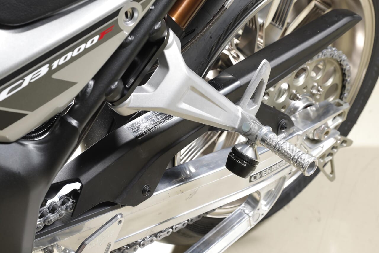 OVER Racing｜CB1000F｜タンデムステップ｜[CB1000Fカスタム]オーヴァーレーシングプロジェクツが仕上げたジェントルでスポーティなカスタム車