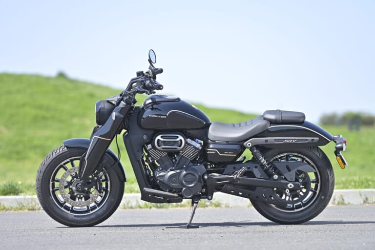 QJMOTOR｜SRV400A(AMT)｜いつでもヤル気！ 豪華でオリジナリティあるマッスルクルーザーをオートマシステムがスパイシーに仕上げた