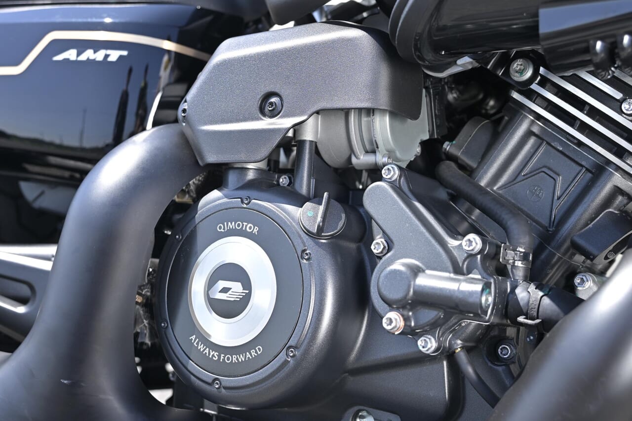 QJMOTOR｜SRV400A(AMT)｜AMT｜いつでもヤル気！ 豪華でオリジナリティあるマッスルクルーザーをオートマシステムがスパイシーに仕上げた