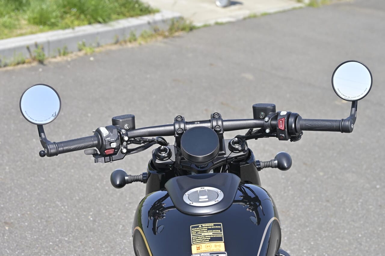 QJMOTOR｜SRV400A(AMT)｜ハンドル｜いつでもヤル気！ 豪華でオリジナリティあるマッスルクルーザーをオートマシステムがスパイシーに仕上げた