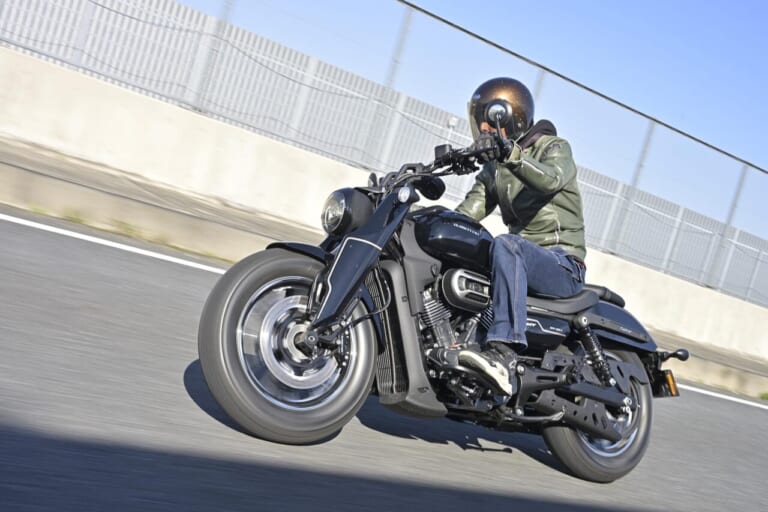 いつでもヤル気！ 豪華でオリジナリティあるマッスルクルーザーをオートマシステムがスパイシーに仕上げた