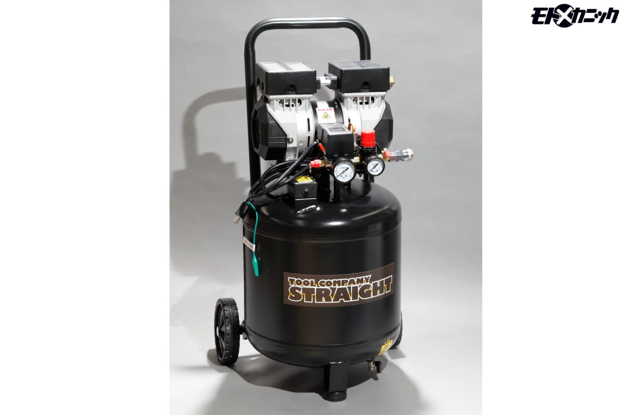 ストレート|エアーコンプレッサー100V 1馬力 38L 静音オイルレス 縦型 17-60250|バイクいじり用にガレージにあったら便利な工具×12選<ストレート>