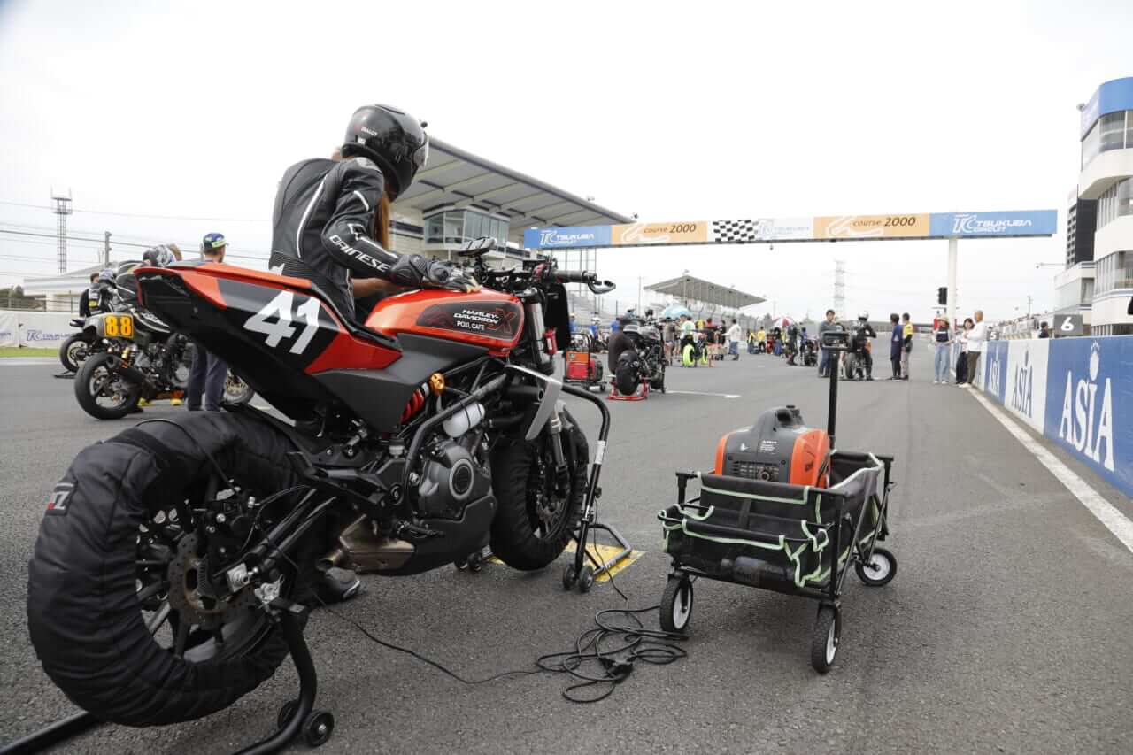 ｜レースクイーンより自分が走る方がいい! バイク女子デビューしてハーレーX350でMCFAJクラブマンロードレースに参戦してみた!!