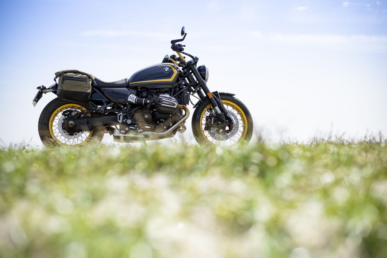 BMW Motorrad R 12｜【クルーザースタイルで足着き抜群のボクサーツイン】BMW Motorrad R 12試乗レポート