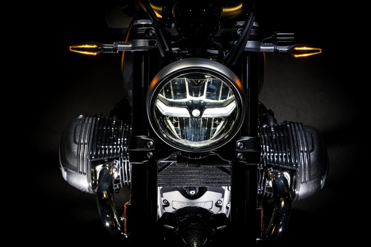 BMW Motorrad R 12｜【クルーザースタイルで足着き抜群のボクサーツイン】BMW Motorrad R 12試乗レポート