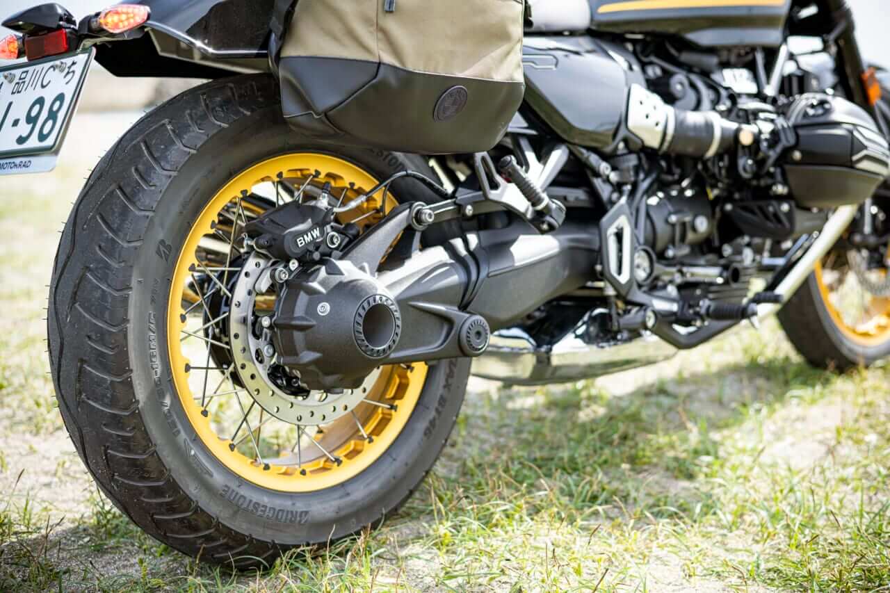 BMW Motorrad R 12｜【クルーザースタイルで足着き抜群のボクサーツイン】BMW Motorrad R 12試乗レポート