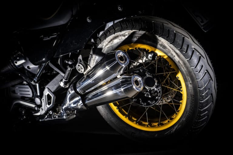 BMW Motorrad R 12｜【クルーザースタイルで足着き抜群のボクサーツイン】BMW Motorrad R 12試乗レポート