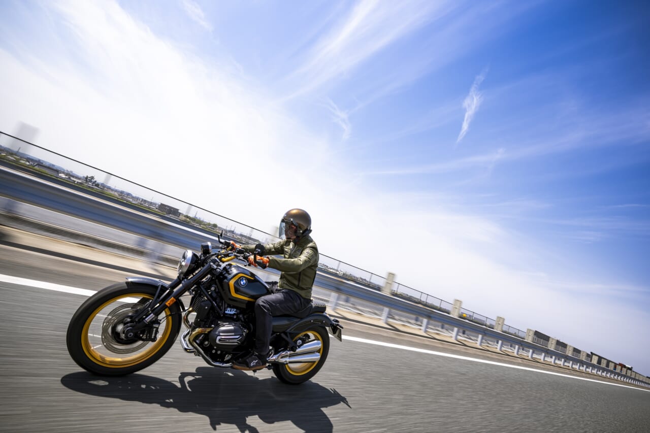 BMW Motorrad R 12｜【クルーザースタイルで足着き抜群のボクサーツイン】BMW Motorrad R 12試乗レポート