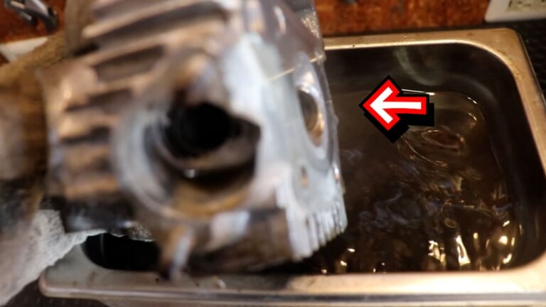 「嘘だろ…」黒焦げだったモンキーのエンジンが、超音波洗浄機に放り込んだだけで“企画倒れ”レベルに激変！【DIY工具レビュー】｜「嘘だろ…」黒焦げだったモンキーのエンジンが、超音波洗浄機に放り込んだだけで“企画倒れ”レベルに激変！【DIY工具レビュー】