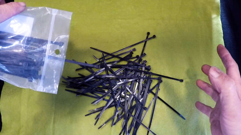 【これは盲点】使い勝手が確実に良くなる! 結束バンドの裏ワザ的開封方法・2種を紹介|【これは盲点】使い勝手が確実に良くなる! 結束バンドの裏ワザ的開封方法・2種を紹介