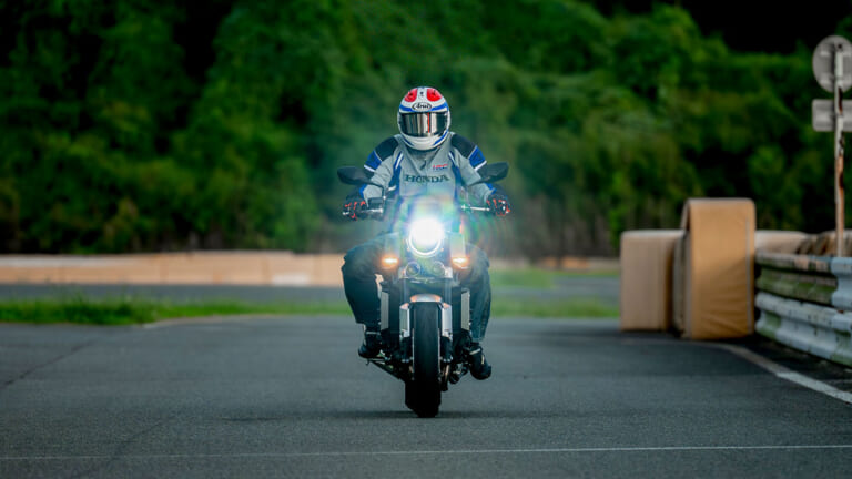 ホンダ新型CB1000F試乗レビュー｜伝説のF.スペンサーがHSR九州で激走！その評価は？【Hondaホームカミング熊本2025振り返り】