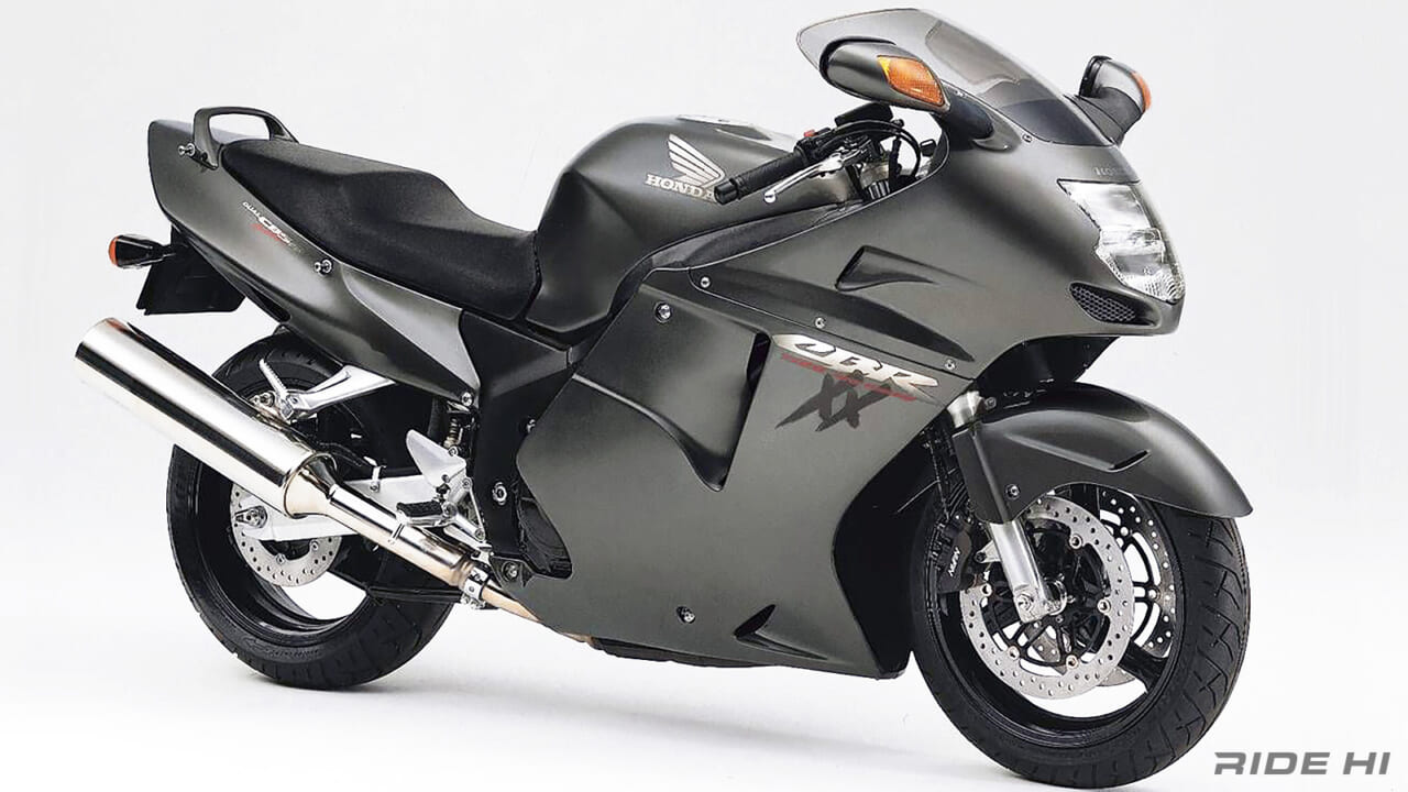 |世界最速を超える“世界最高性能”を目指したホンダの究極フラッグシップ! CBR1100XXスーパーブラックバードの縦二眼が放つ威圧感