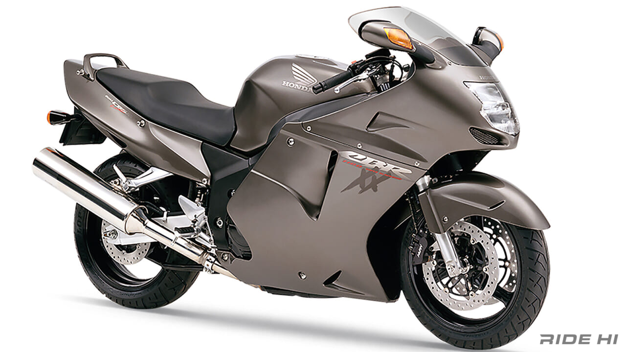 |世界最速を超える“世界最高性能”を目指したホンダの究極フラッグシップ! CBR1100XXスーパーブラックバードの縦二眼が放つ威圧感