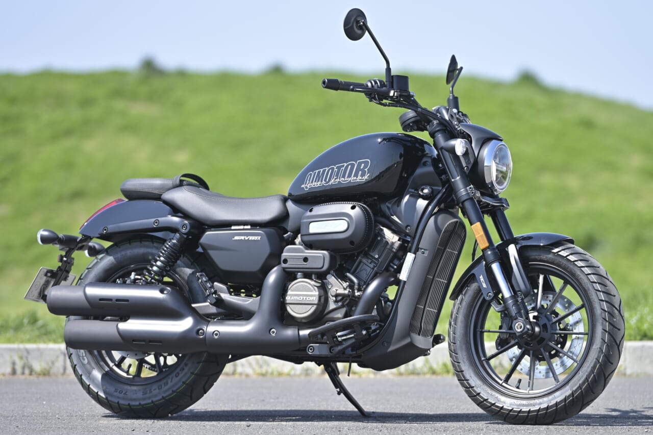 QJMOTOR｜SRV250A｜狭角Vツインをオートマで味わう　QJMOTOR「SRV 250A(AMT)」はハンドリングも秀逸な軽二輪ATクルーザーだ