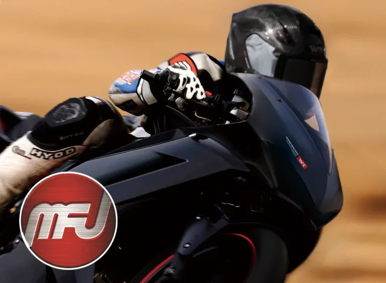 A-FORCE RR 12K|サーキット走行可!超軽量ドライカーボンヘルメット『A-FORCE RR 12K』。内装パッド「3D Air Tech」装備で夏でも快適だ!