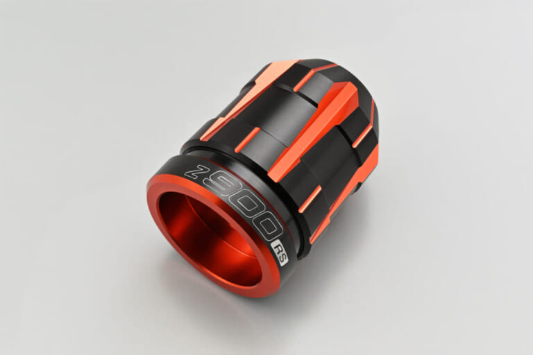 DAYTONA PREMIUM ZONE for KAWASAKI Z900RS|アルミ削り出しでコクピットを引き締める。カワサキ正規取扱店でしか買えない、カワサキZ900RS専用ロゴ入りアルミビレットパーツ4種が登場