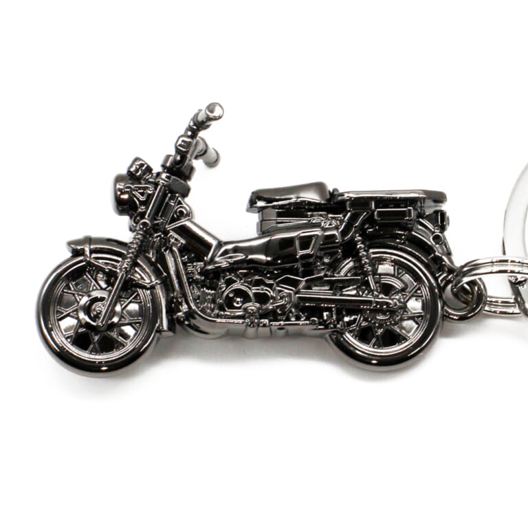 CAMSHOP JP Honda ハンターカブ CT125 キーチェーン BLACK EDITION|即完売モデルが黒の装いで復活。愛車のCT125ハンターカブに添えたい、1000個限定の重厚3Dメタルキーチェーンが一般販売開始