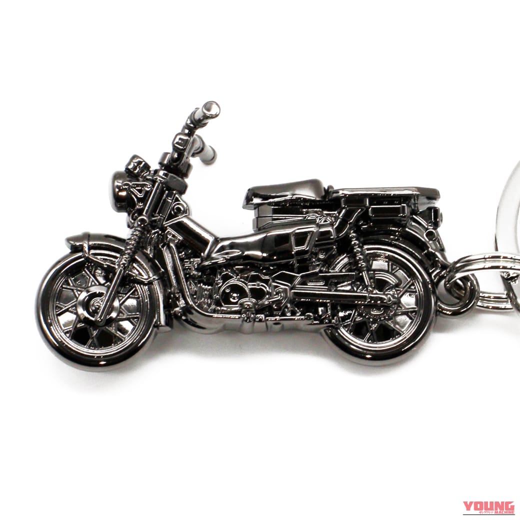 CAMSHOP JP Honda ハンターカブ CT125 キーチェーン BLACK EDITION｜即完売モデルが黒の装いで復活。愛車のCT125ハンターカブに添えたい、1000個限定の重厚3Dメタルキーチェーンが一般販売開始
