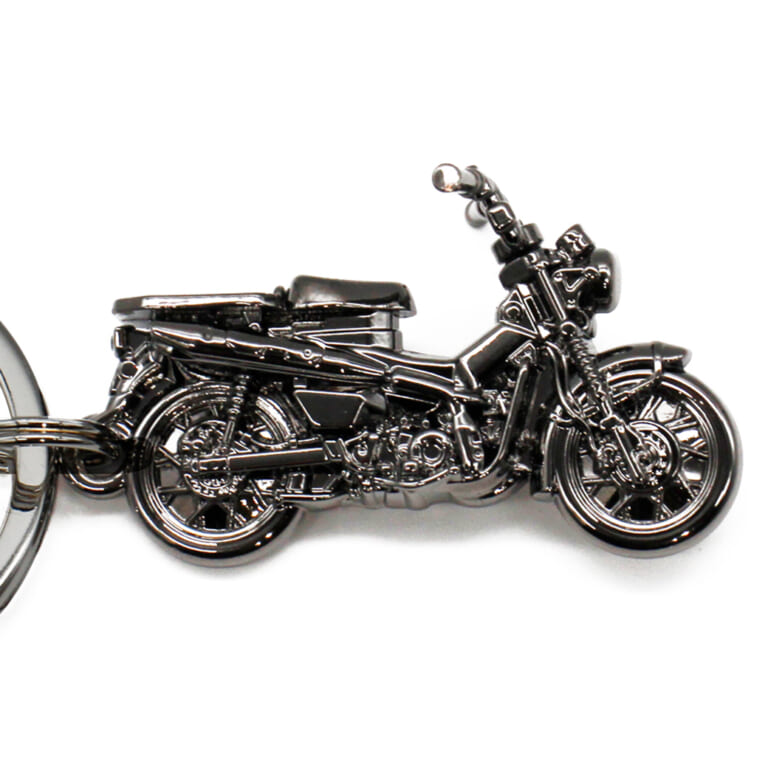 CAMSHOP JP Honda ハンターカブ CT125 キーチェーン BLACK EDITION|即完売モデルが黒の装いで復活。愛車のCT125ハンターカブに添えたい、1000個限定の重厚3Dメタルキーチェーンが一般販売開始